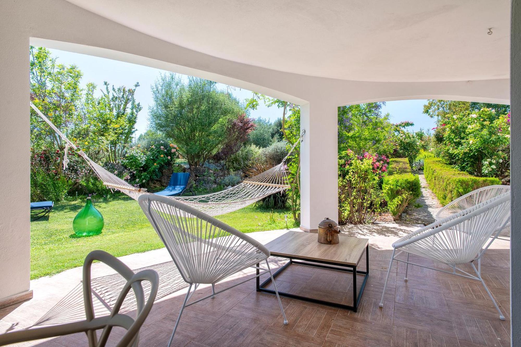 Sardinia Re - Fioretta Flowers Apartment Olmedo