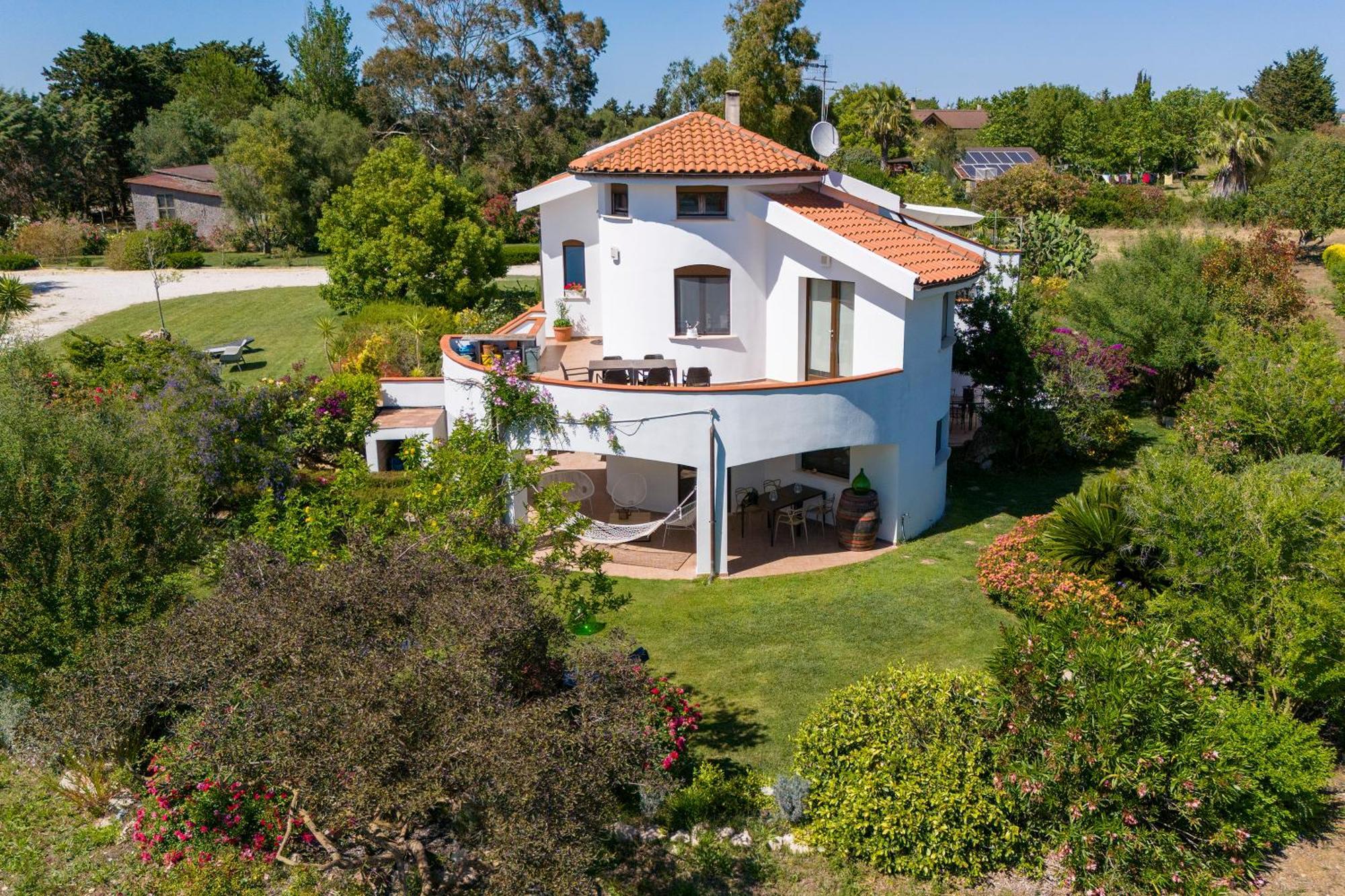 Sardinia Re - Fioretta Flowers Apartment Olmedo