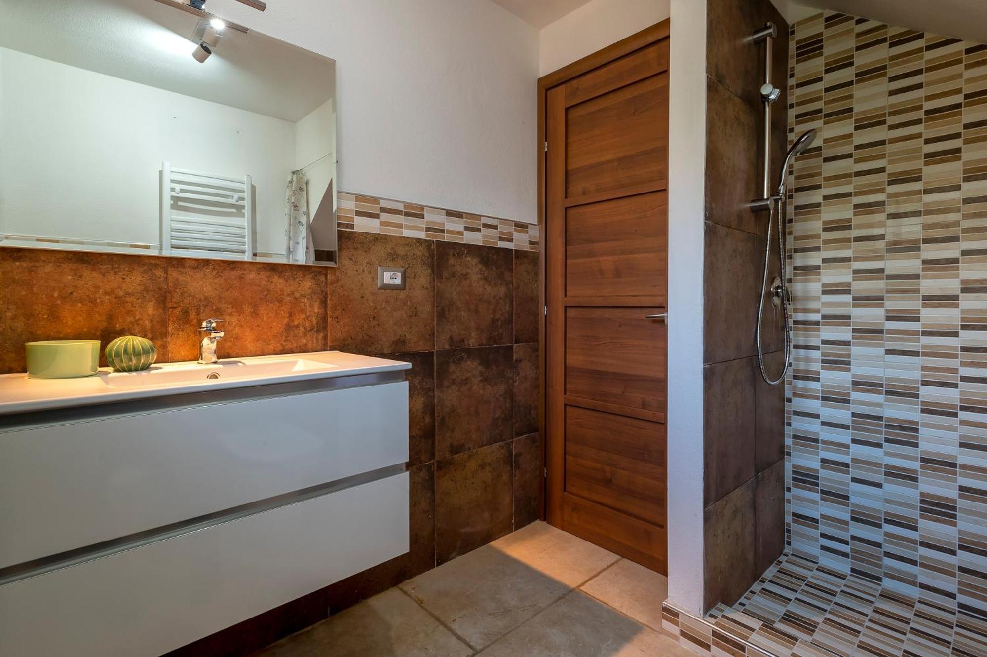 Sardinia Re - Fioretta Flowers Apartment