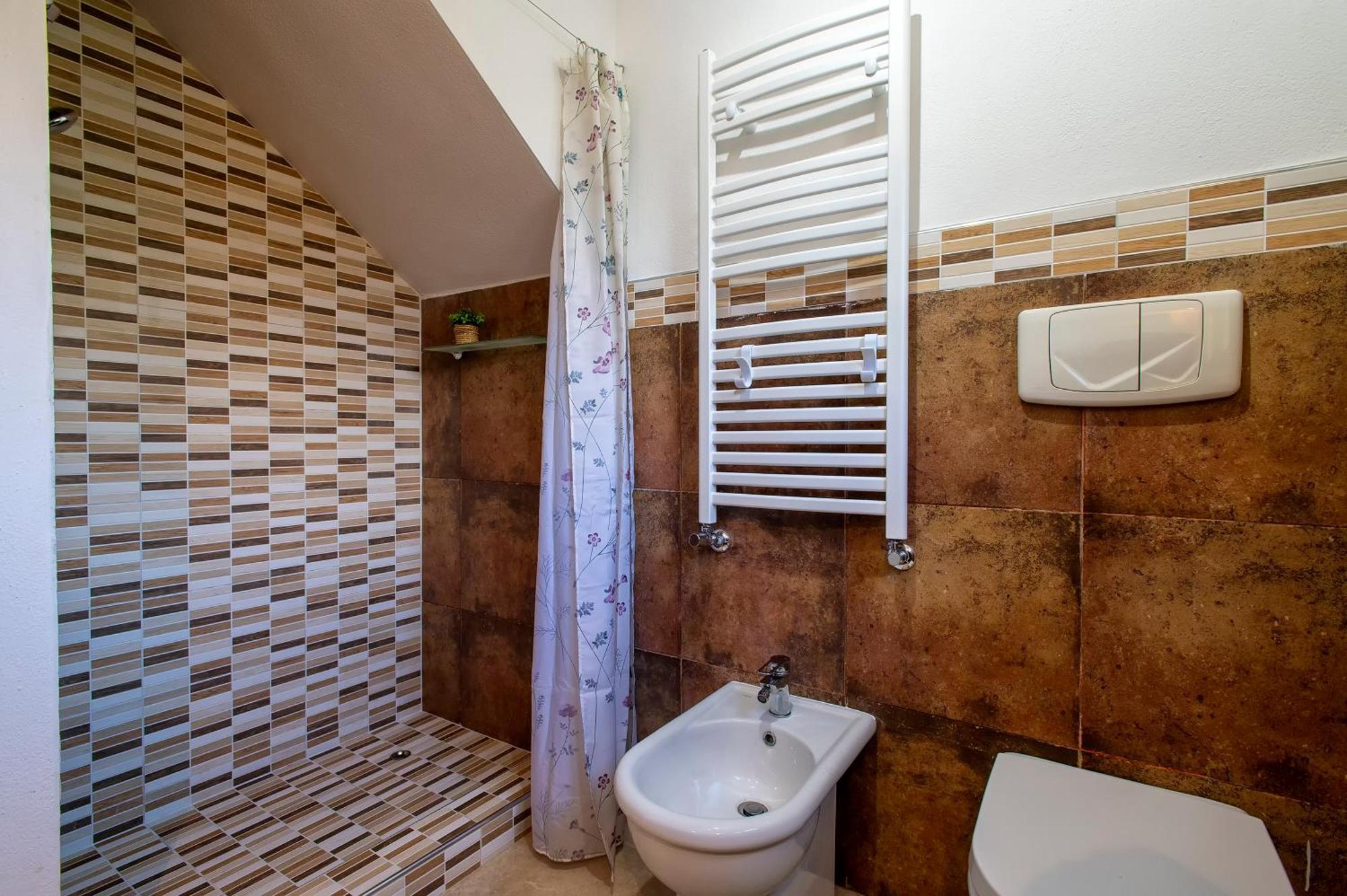 Sardinia Re - Fioretta Flowers Apartment *