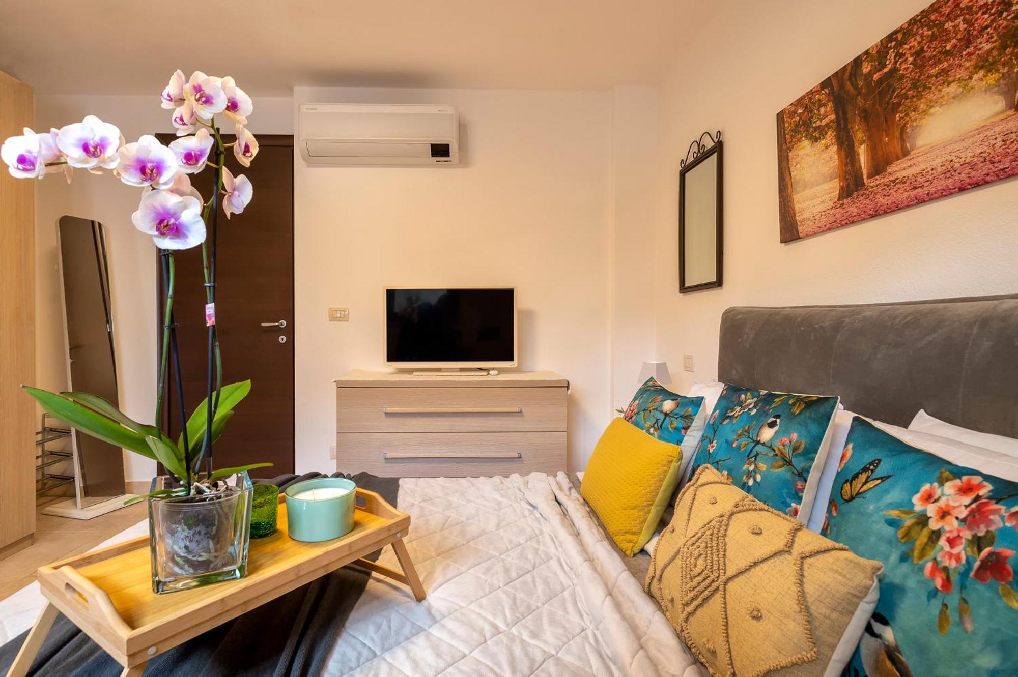 Sardinia Re - Fioretta Flowers Apartment